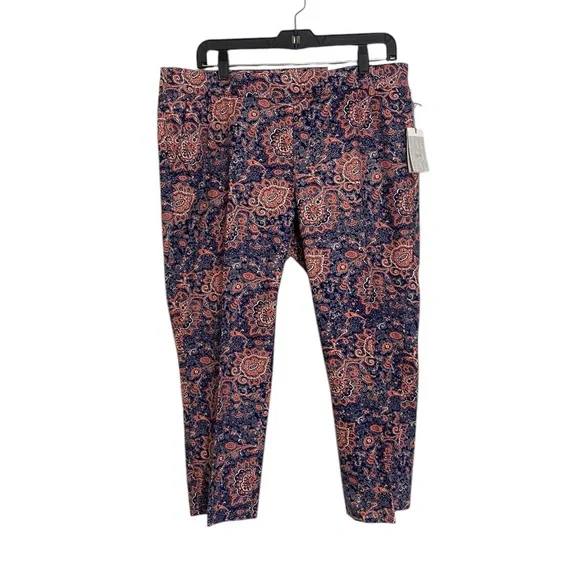 NWT Paisley Print Relaxed Fit Capris - Picture 2 of 11